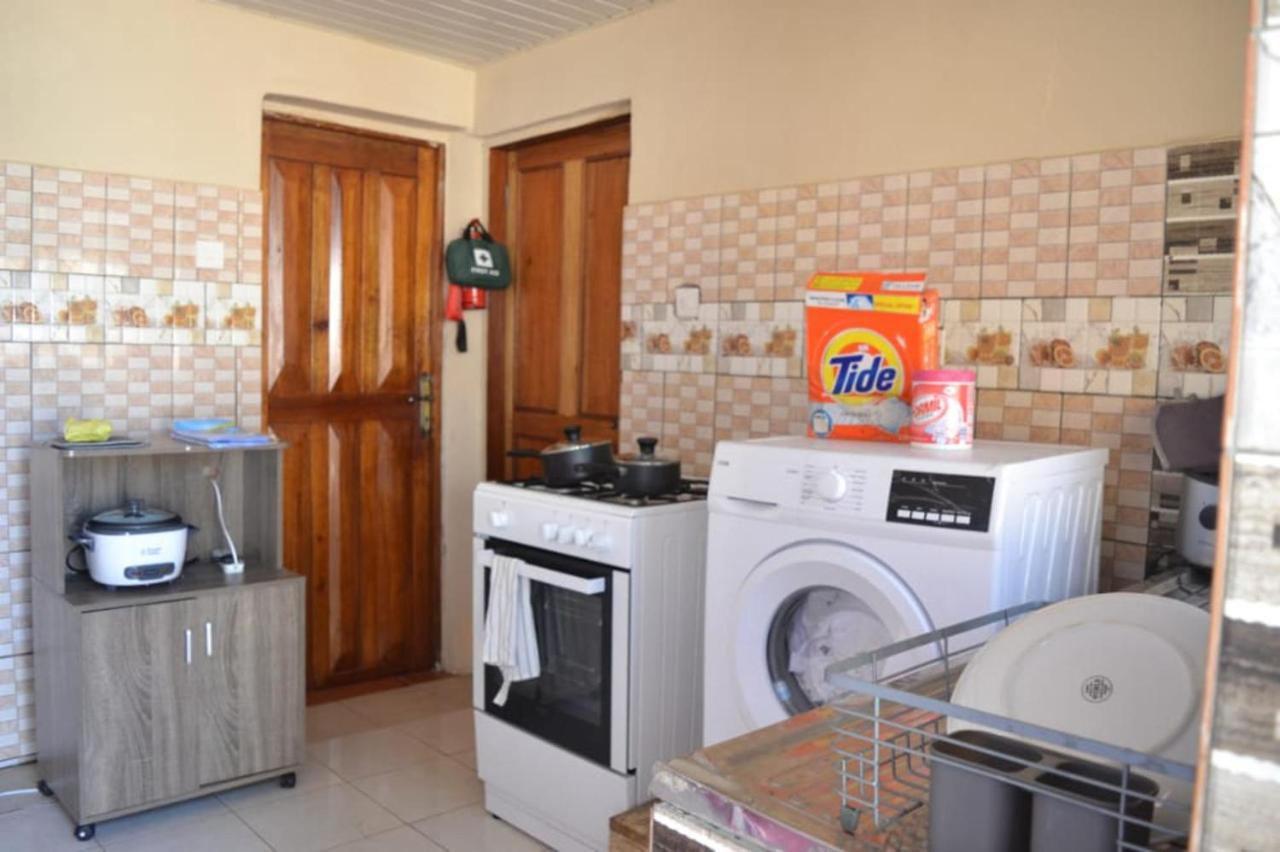 Fully Aircondition 3Bed Villa- A C- Wifi- Hotwater Φρίταουν Εξωτερικό φωτογραφία
